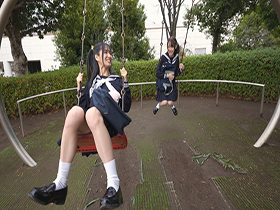 団地ふたりぼっち 姉すみれちゃん 妹ももちゃん パパとママがいない夜に・・・　サンプル画像03